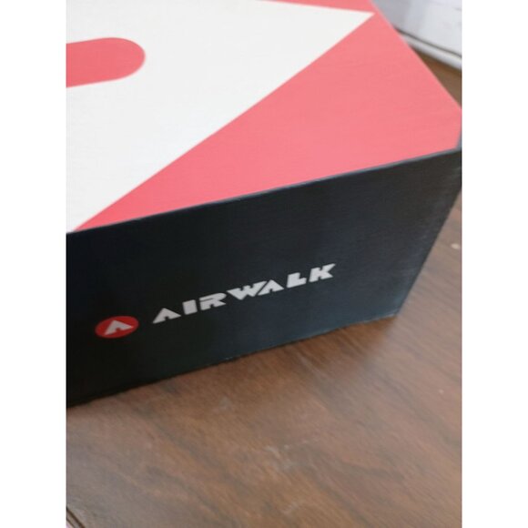 Airwalk Slip-On Shoes Women's Size‎ 9.5 Black & White Geometric Pattern - Picture 5 of 5